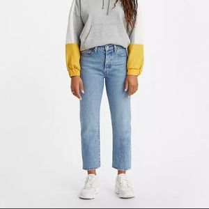 NWT Levi’s 501 Cropped Jean
